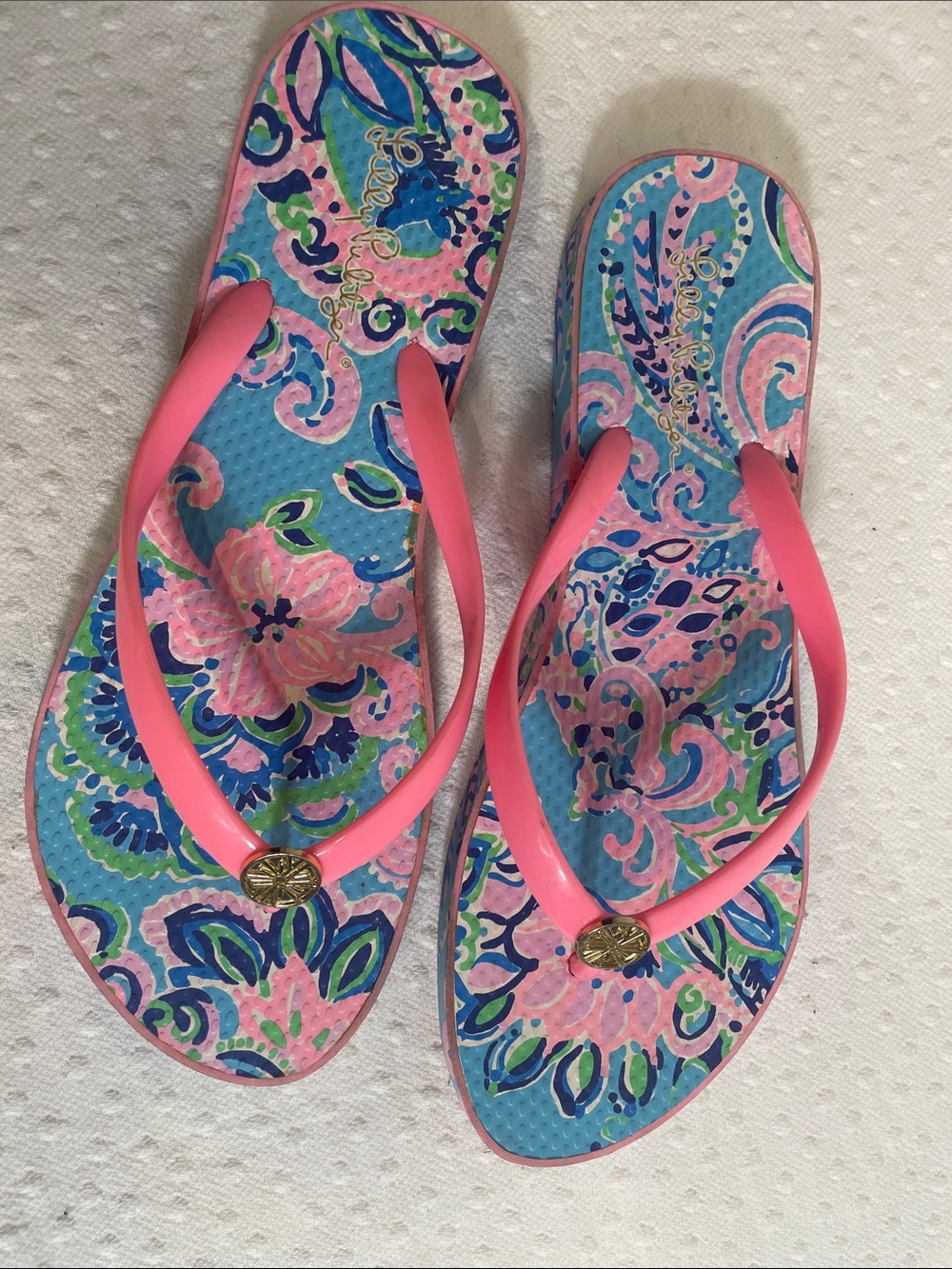 Lilly Pulitzer Pink and Blue Floral Flip Flop Sandals gold accent W9/10